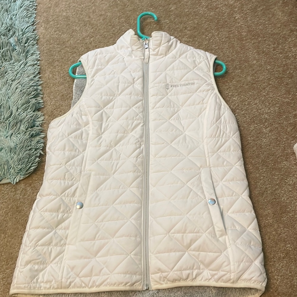 Free country white furry vest